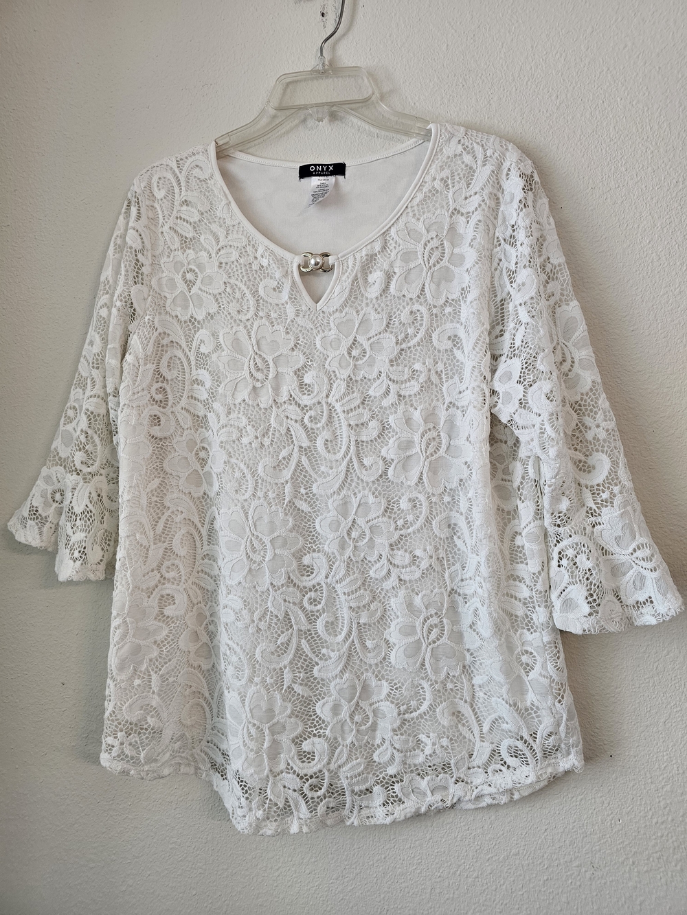 Onyx White Lace Floral 3/4 Sleeve Blouse